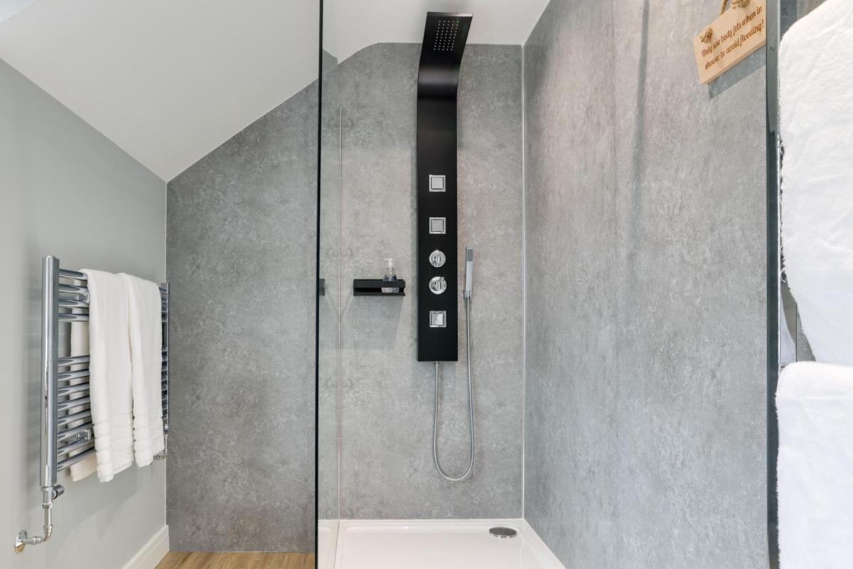 Beam End Snainton - Modern 2-Bedroom Stone Cottage Buitenkant foto